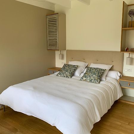 Aux Logis De Fonfroide Chez Mylene & David Bed & Breakfast Marcoles Exterior foto