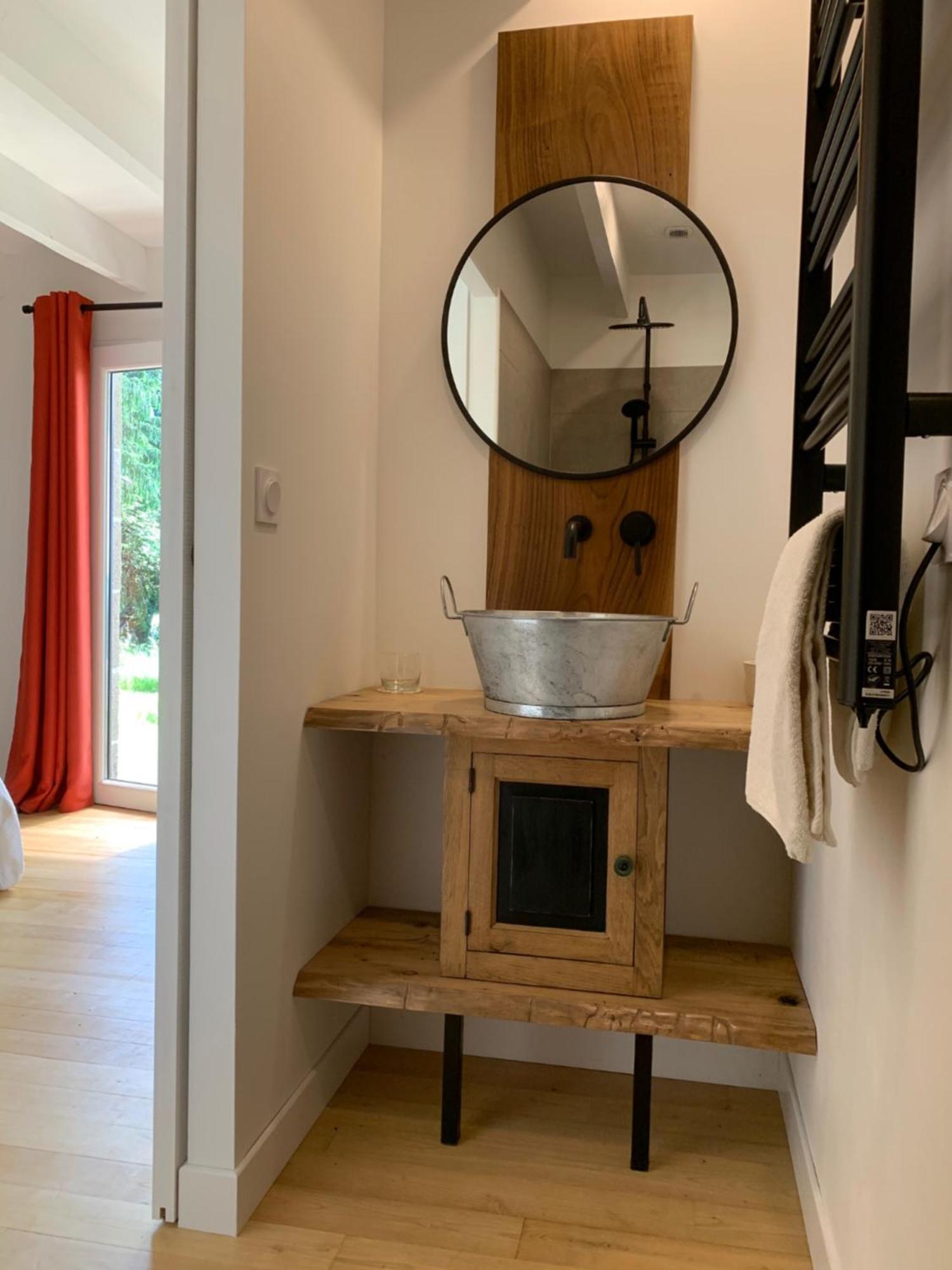 Aux Logis De Fonfroide Chez Mylene & David Bed & Breakfast Marcoles Exterior foto